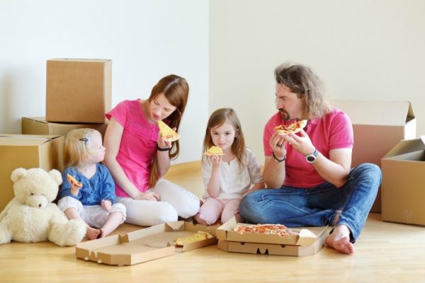 How To Help Your Family Declutter | Simple Living Country Gal