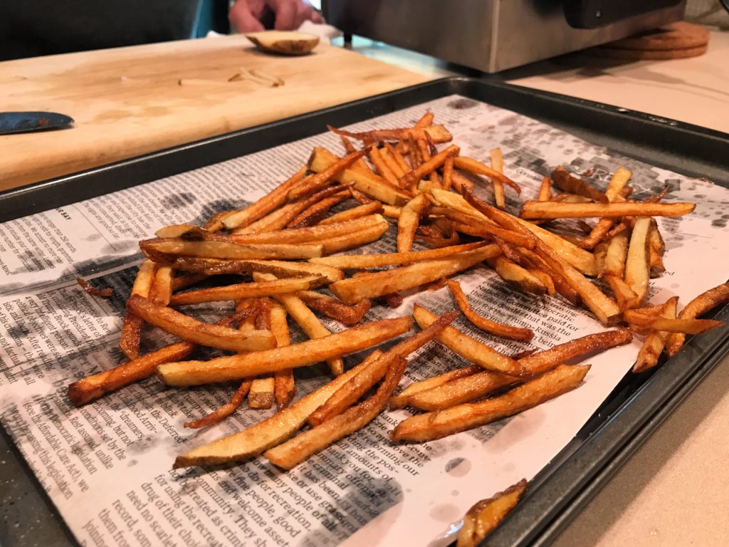 A simple life includes making your own food. Avoid fast food and get your own deep-fryer easy french fries and onion rings. 
